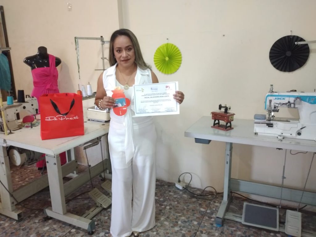 mujeres confeccionistas emprendedoras
