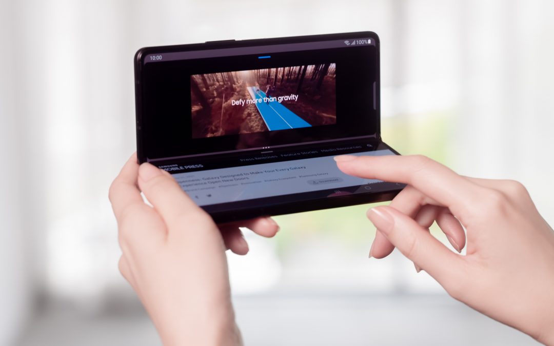 19 galaxyzfold3 5g hands on s pen phantomblack