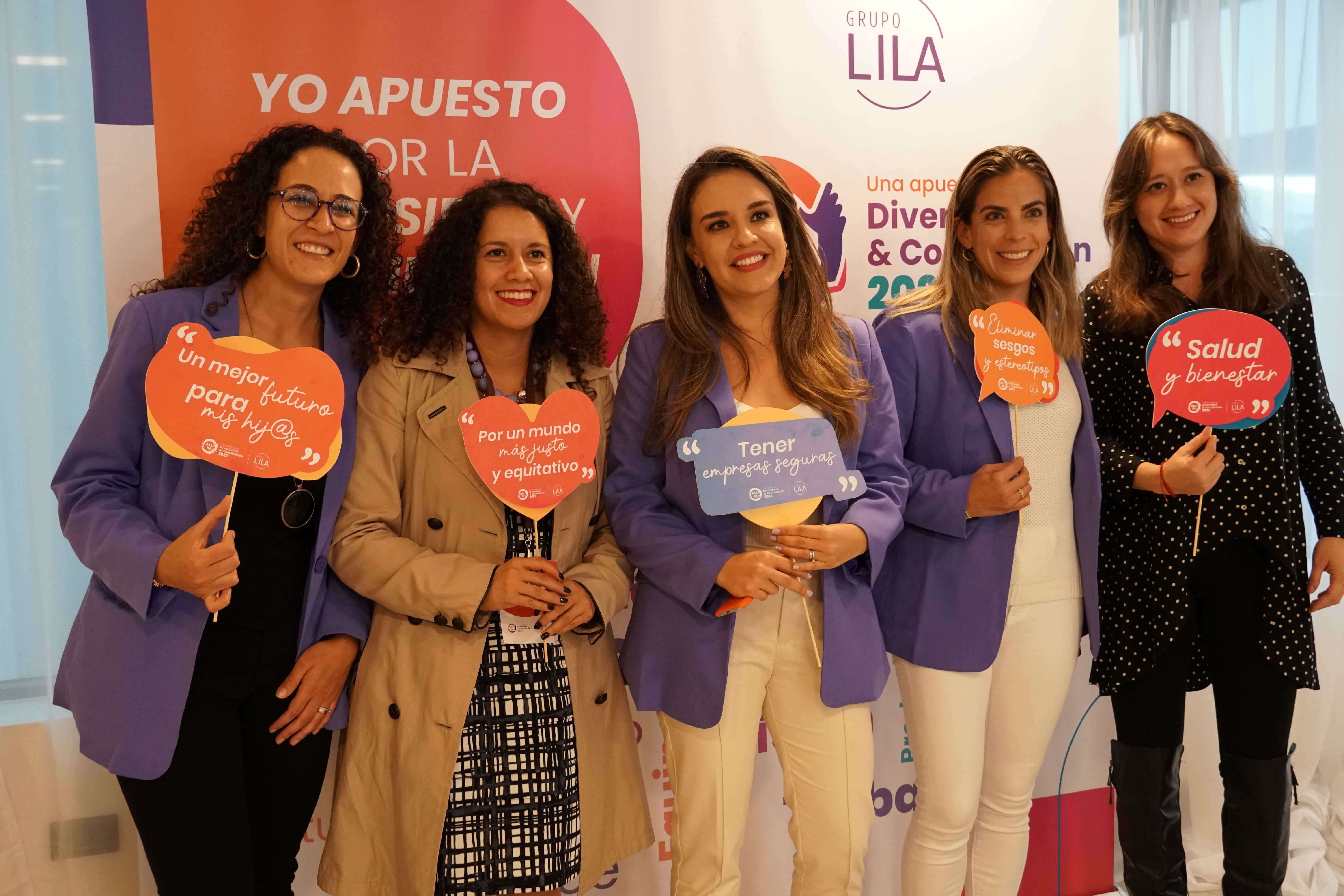 de izquierda a derecha maria cecilia holguin ceo grupo lila ethna caceres consultoras valeria hurtado socia isabel jacome co fundadora y alejandra troya consultora.