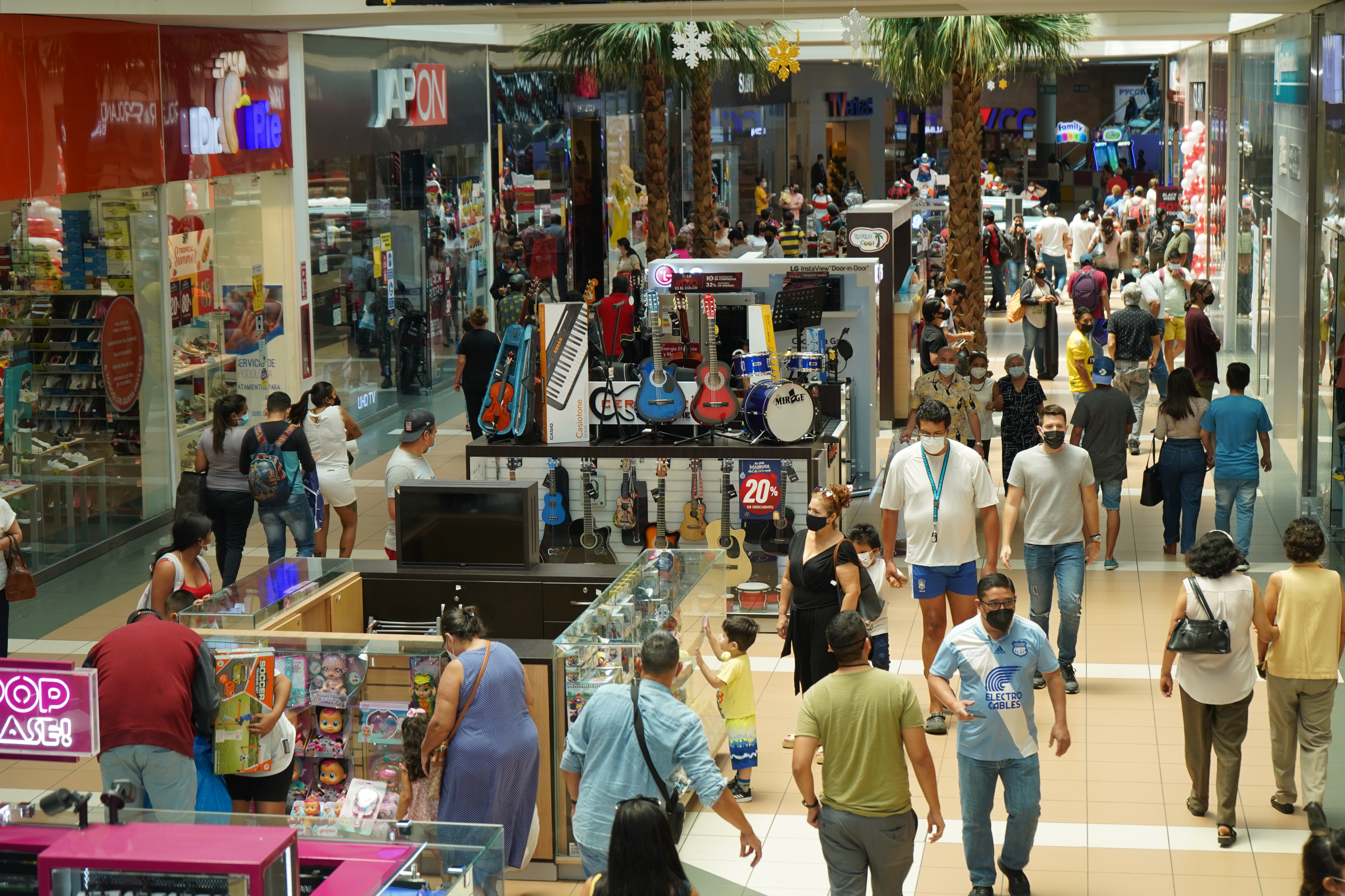 madrugon mall del sol