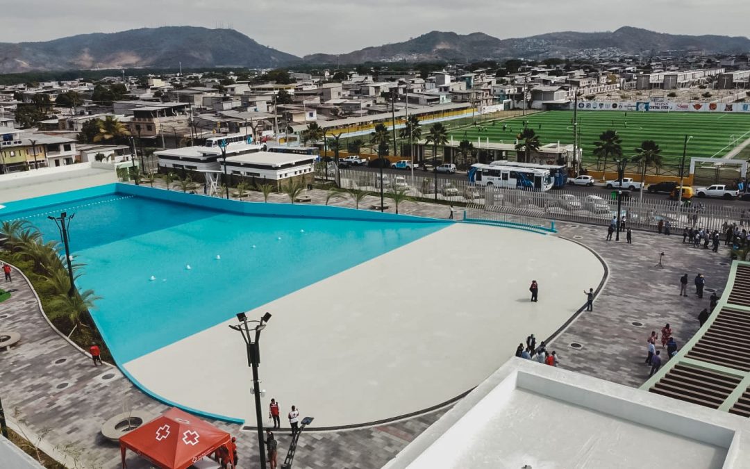 suburbio piscina