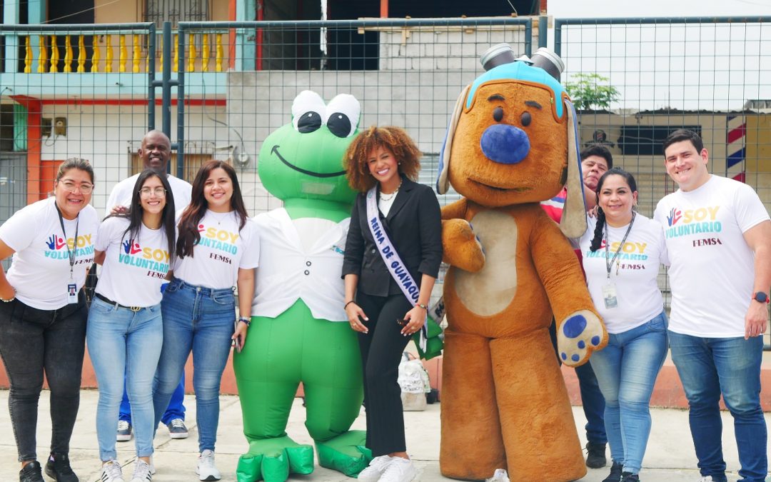voluntarios de femsa salud corporacion gpf maria del cisne montes reina de guayaquil.