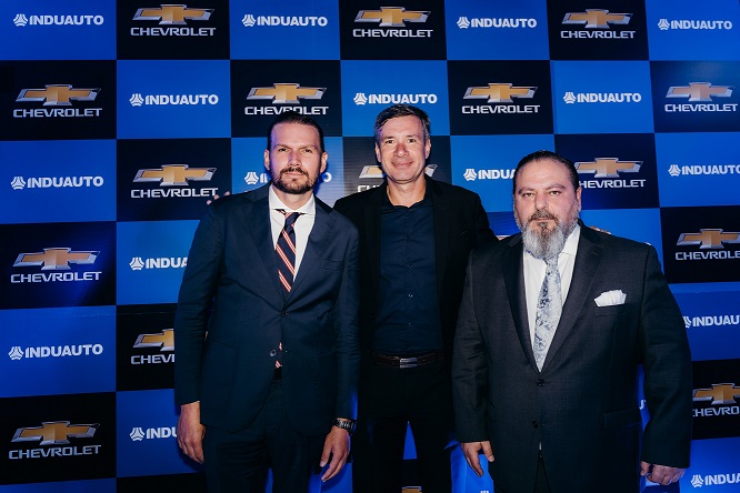 de izq a der john wiener presidente de induauto marcus oliveira director comercial de general motors ecuador xavier molestina gerente general induauto de izq a der john wiener presidente de induauto marcus oliveira director comercial de general motors ecuador xavier molestina gerente general induauto